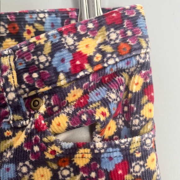 Floral Patterned Pants - Picture 4 of 10